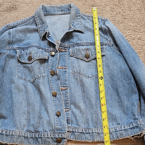Classic Blue Denim Jacket With Triangle Design On Back - Picture 6 of 8